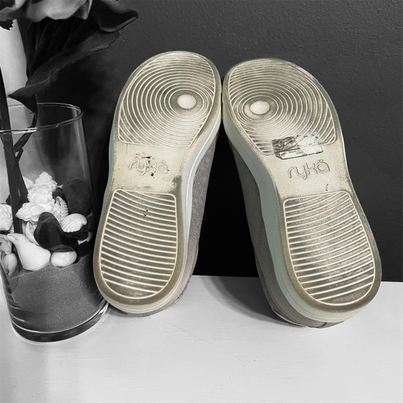 Ryka sneakers/shoes size 8 M gray with zipper front wedge style comfort footbed - Picture 9 of 10